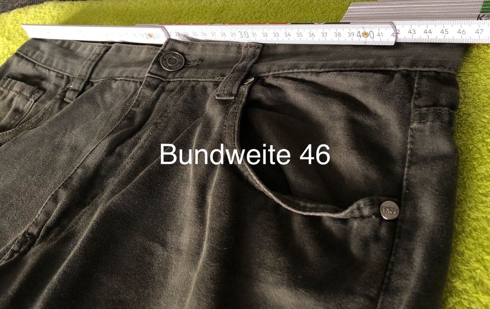 Jeans dunkles olivgrün, W:34 in Worbis