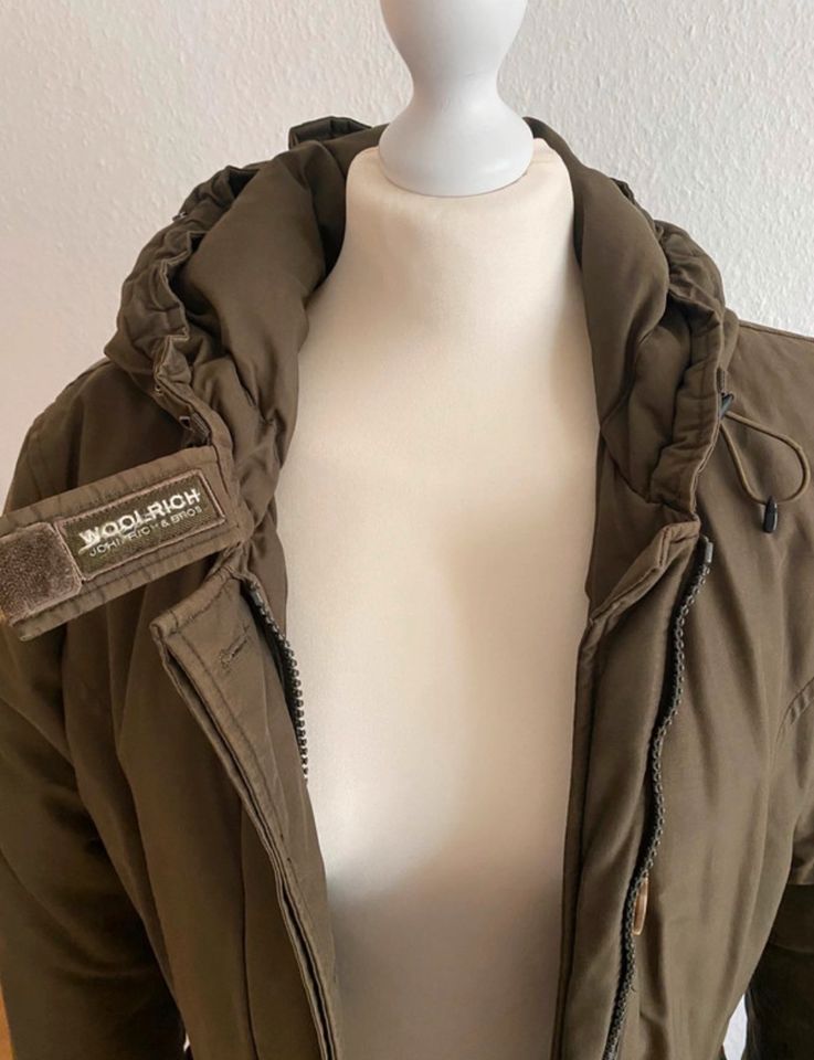 Woolrich Mantel Gr. 38/M Khaki in Köln