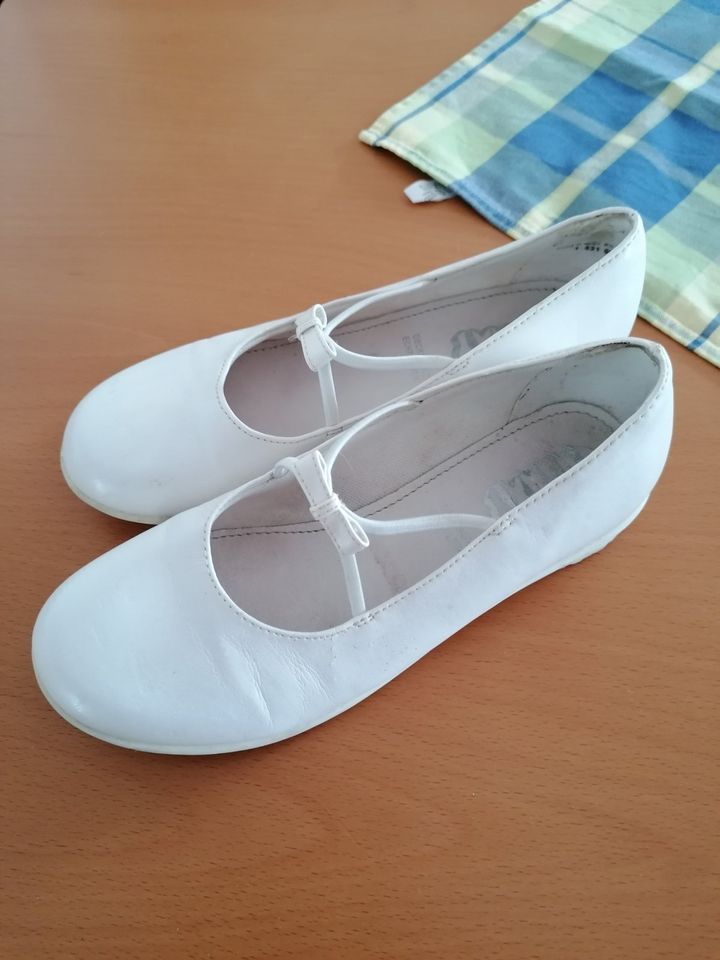 weiße Ballerina - Kommunionsschuhe Gr. 34 in Ehlscheid