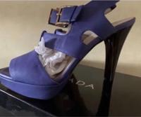 Escada Sandalen Schuhe lila NEU + Karton 590€ in 37 Innenstadt - Köln Altstadt Vorschau
