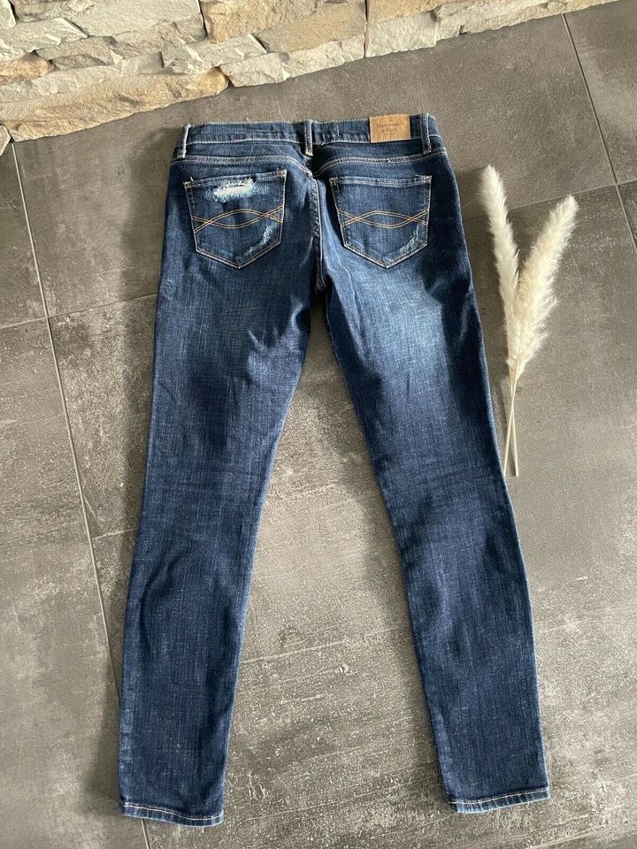 Abercrombie & Fitch Jeans Gr.26/29 in Babenhausen