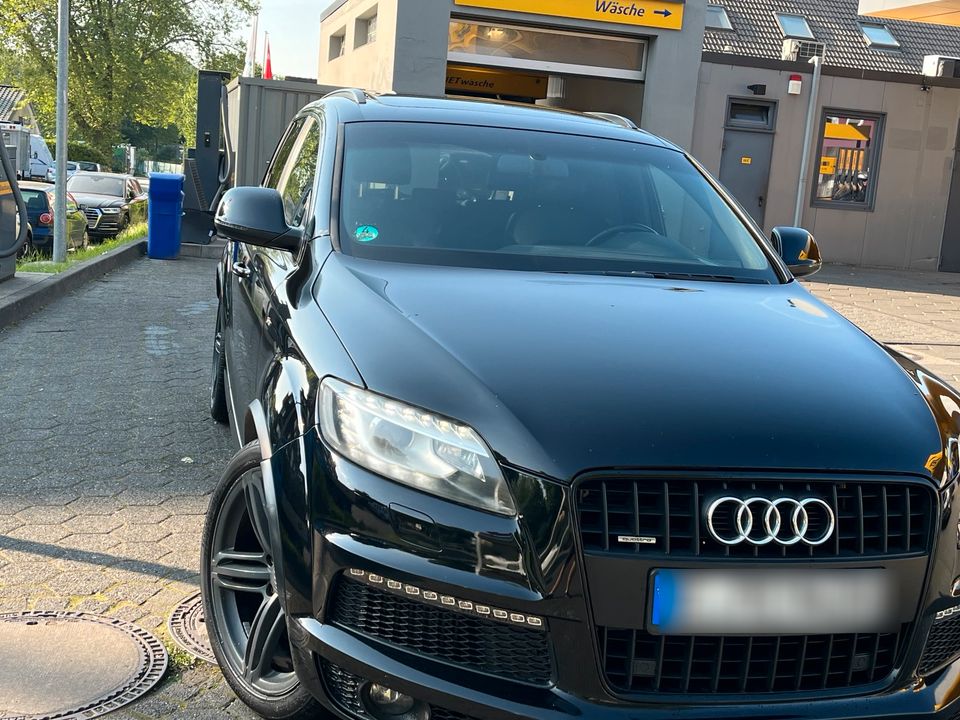 Audi Q7 3.0 TDI QUATTRO 3xS-LINE in Essen
