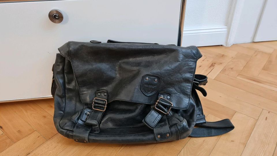 Aunts & Uncles Ledertasche Umhängetasche Lehrertasche schwarz in Freiburg im Breisgau