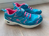 Lico Hallenschuhe blau pink Gr. 32 no marking Schulsport Klett Nordrhein-Westfalen - Much Vorschau