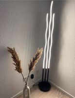 Sehr Moderne Stehlampe-LED dimmbar mit Fernbedienung Niedersachsen - Peine Vorschau