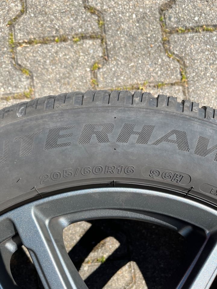 Winterreifen 205/60R16 in Werdau