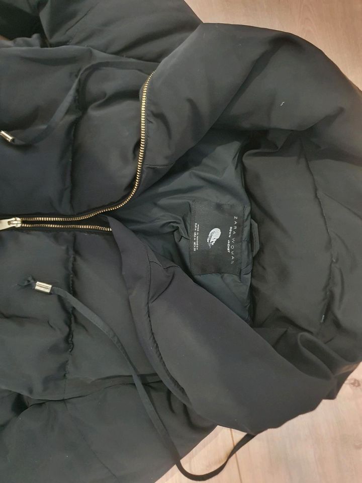 Zara woman Jacke Daunen Gr.M schwarz Winter warm Jacket in Werl