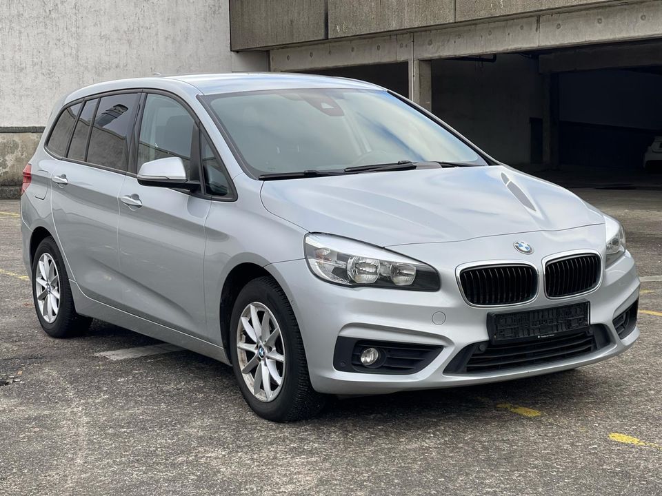 BMW 218A Gran Tourer  Insp+TÜV frisch / Navi /Tempomat /SZH in Hamburg