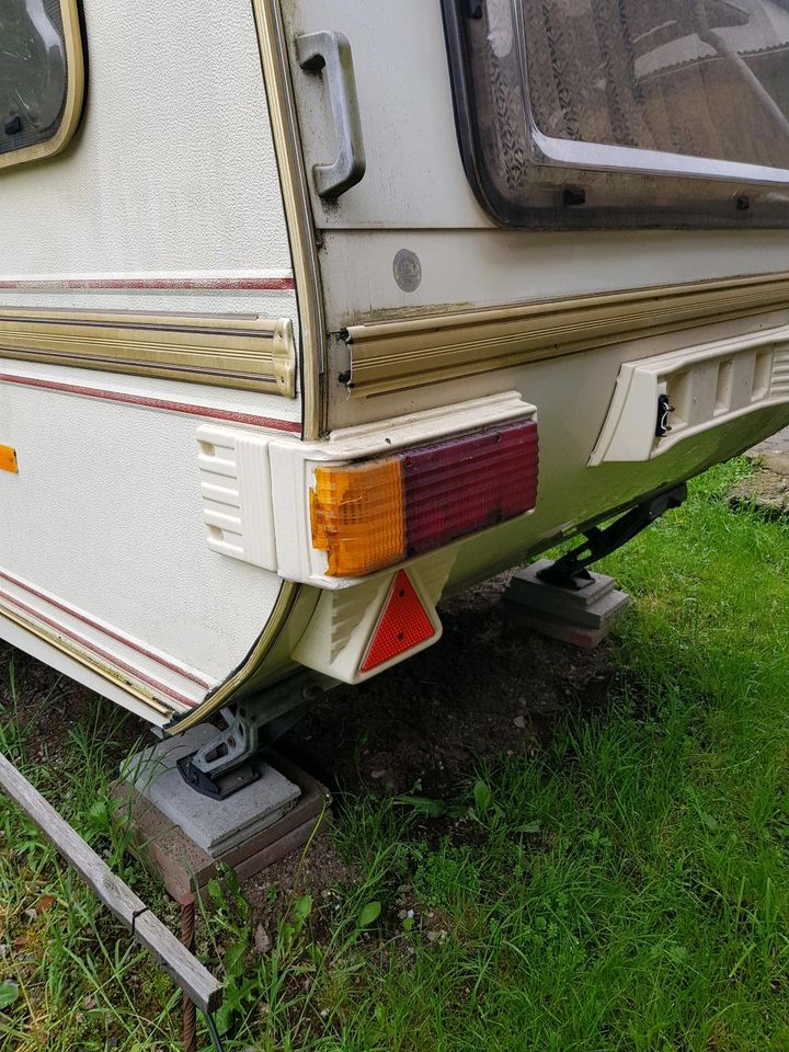 Wohnwagen Reparatur, Außenblech in Fernwald