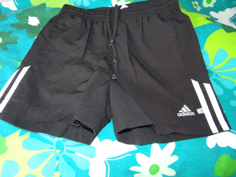 2x adidas sporthose gr 128 in Rottenburg am Neckar