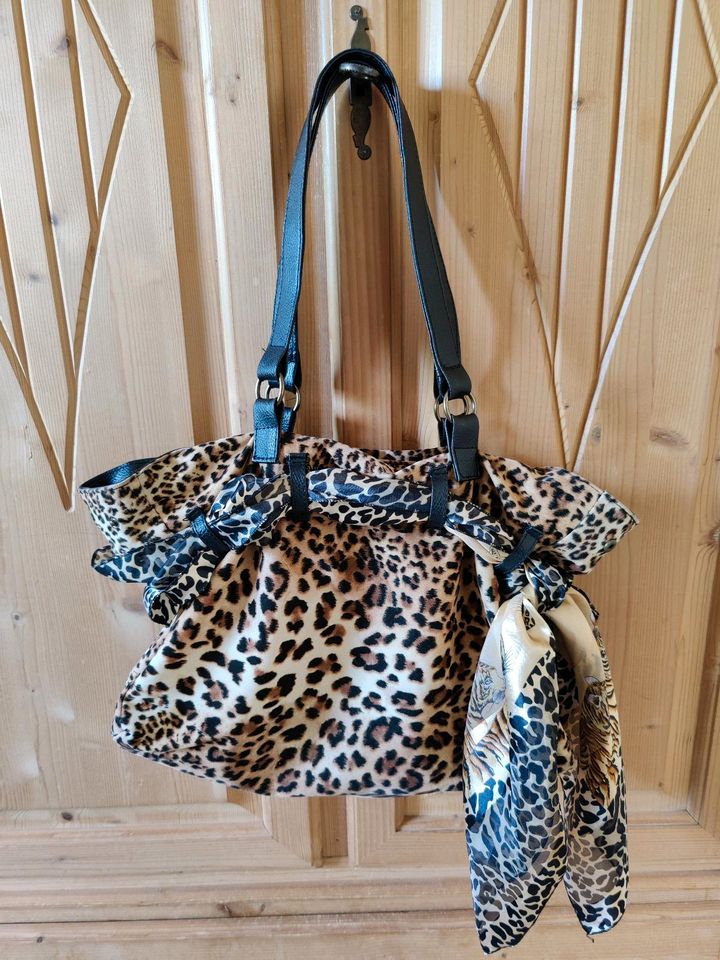 Leoparden Handtasche in Illingen