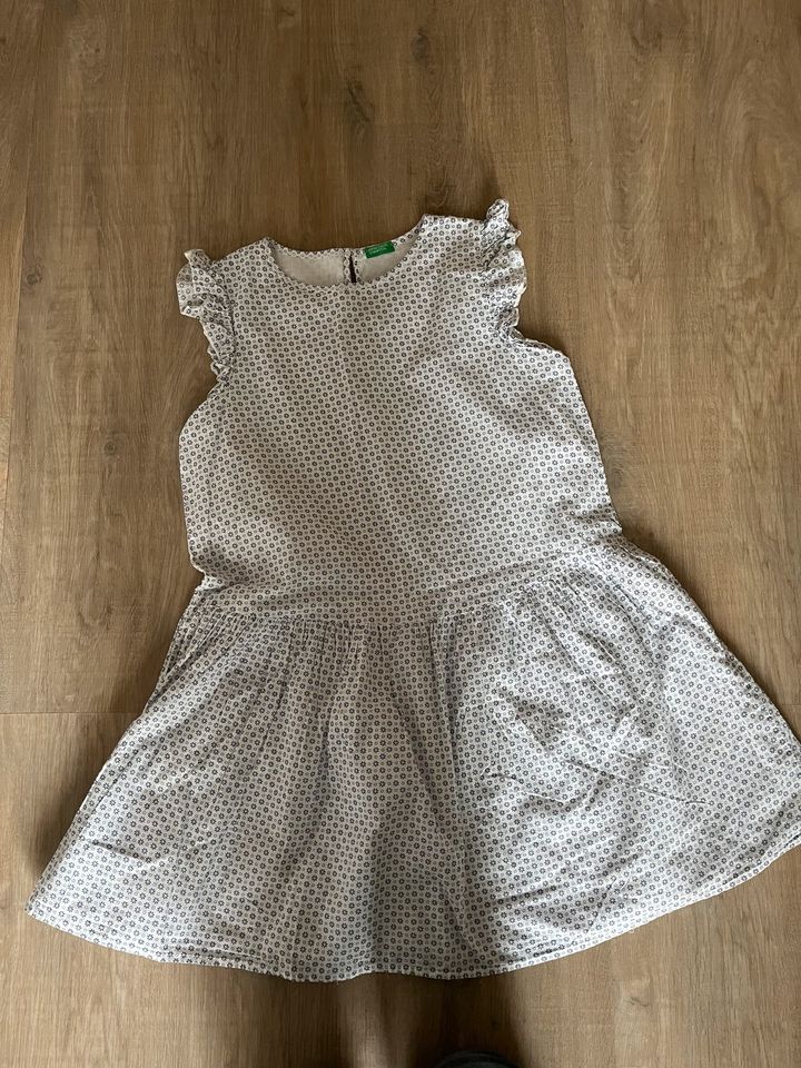 Neuwertiges Kleid von Benetton in Größe 152/158 in Giengen an der Brenz