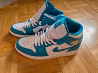 Nike Air Jordan 1 mid baby blau / weiß  Größe 42 Hessen - Lampertheim Vorschau