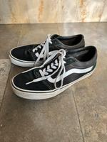 Vans Old Skool Sneaker Turnschuhe Old School Vintage schwarz 42 München - Pasing-Obermenzing Vorschau