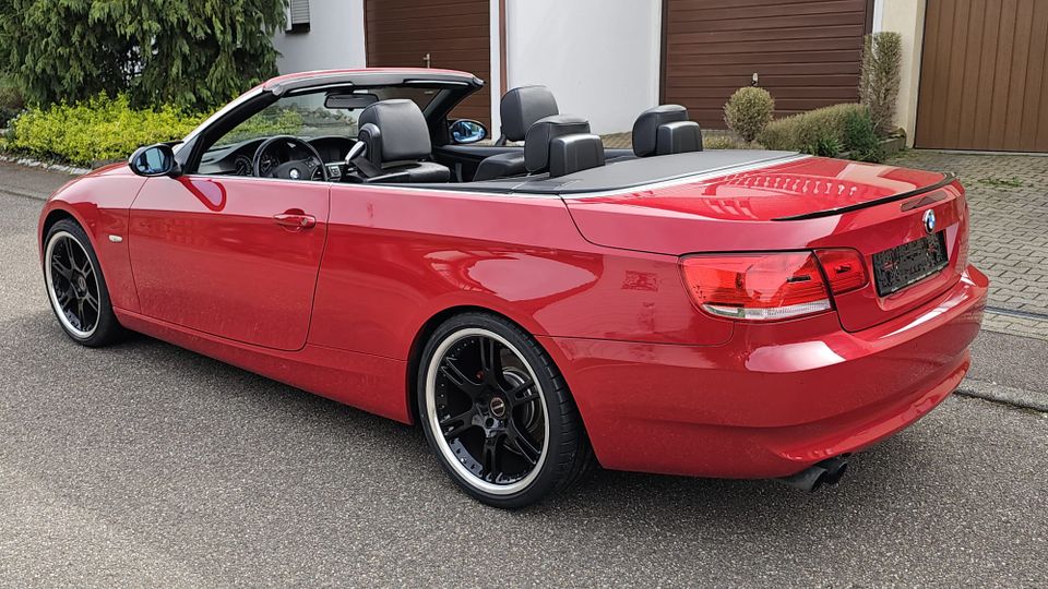 BMW 325i Cabrio A E93 272 PS Navi Sportsitze in Deizisau 