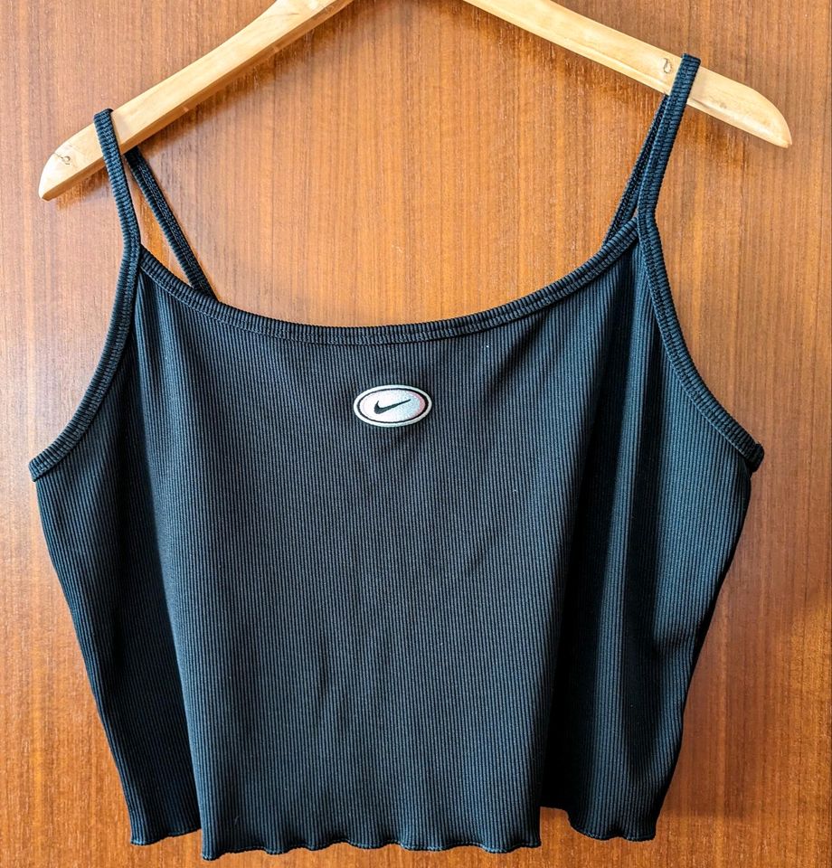 Nike Crop Top Gr. L in Idar-Oberstein