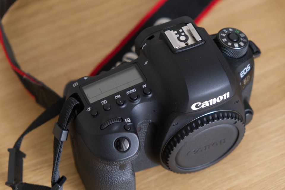 Canon EOS 6D Mark II (wie neu - 10 912 Auslösungen) in München