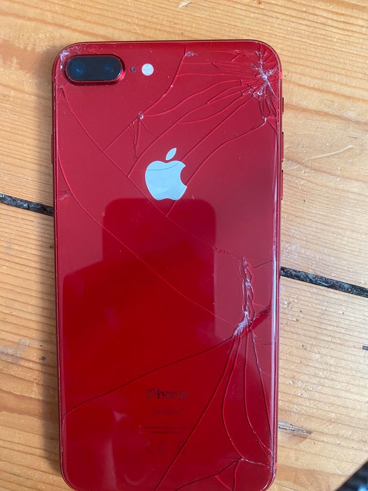 Verkaufe IPhone 8+ rot in Halle