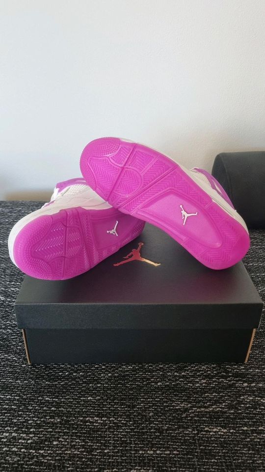 Nike Jordan 4 Retro GS Hyper Violet Gr. 38 & 39 in Weiding