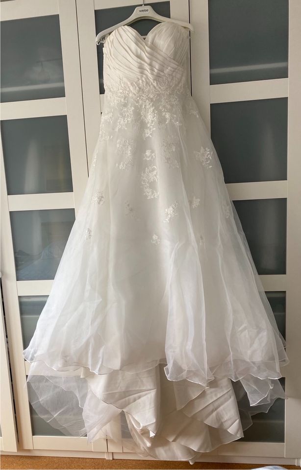 Brautkleid mit Schleppe ivory Firma Weise 44/46 Hochzeitskleid in Overath