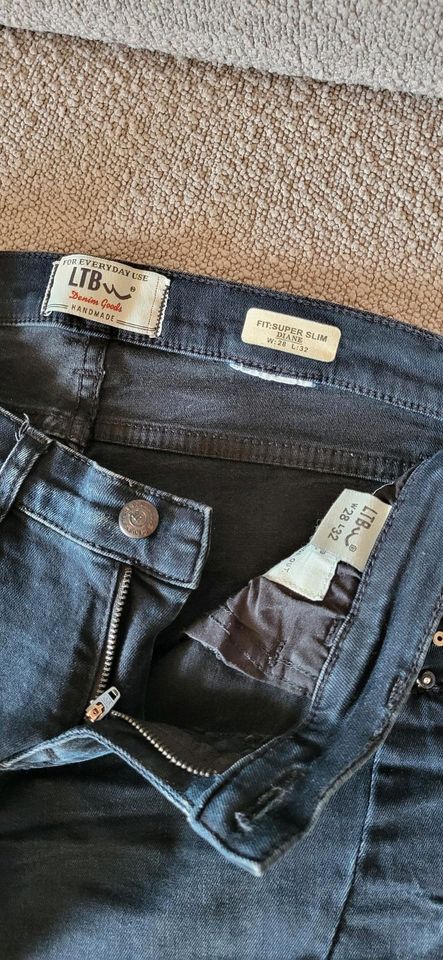 Schwarze Jeans von LTB,  W 28, L32, Used washed. in Hamburg