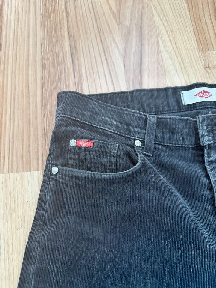 LeeCooper Hose Kordhose Gr. 32/30 in Nidda