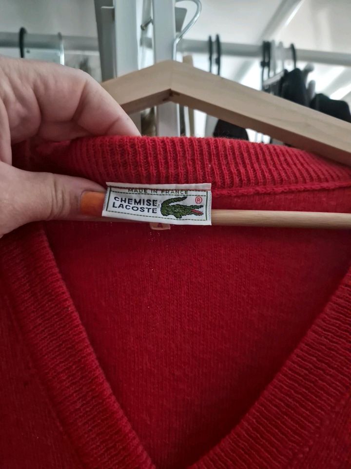 Roter Vintage Lacoste Pullover in Berlin