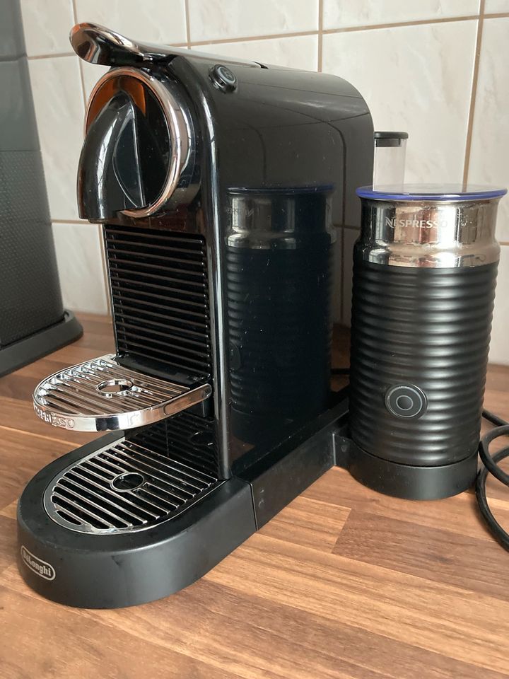 Nespresso Citiz & Milk Kapselmaschine schwarz Delonghi in Markkleeberg