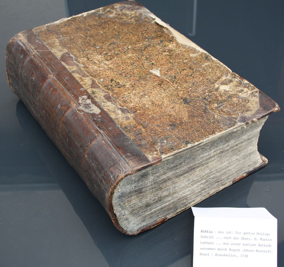 Alte Bibel, Biblia:das ist Die gantze Heilige Schrift, Basel 1739 in Hanau