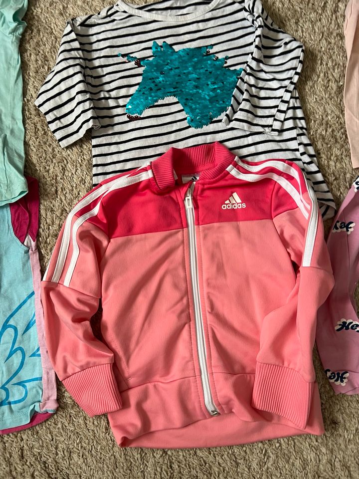 Kleiderpaket,Mädchen,Adidas,H&M,Versand,Gr.98/104,Kleid,Hose in Obernkirchen