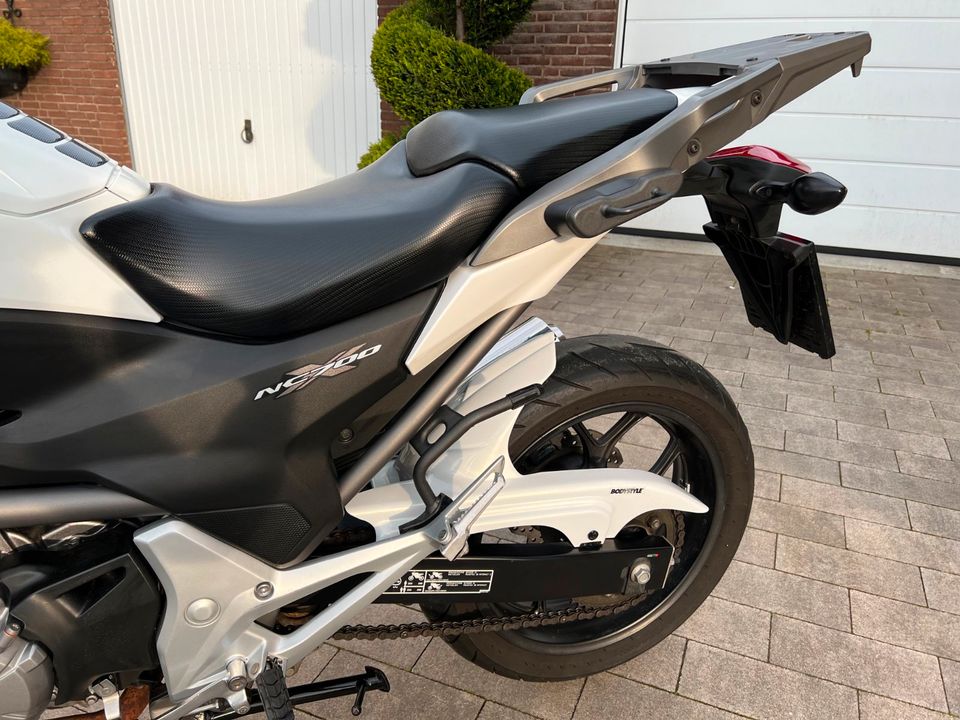 Honda NC700X mit vielen Zubehörteilen aus 1.Hand im TOP-Zustand! in Emmerich am Rhein