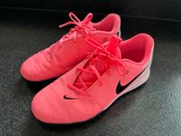 Nike Phantom GX 2 Academy Fußballschuhe Hallenschuhe Gr. 38 Bayern - Neumarkt-Sankt Veit Vorschau