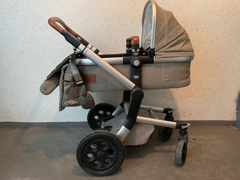 Kinderwagen Joolz in Elephant Grey mit viel Zubehör in Berlin