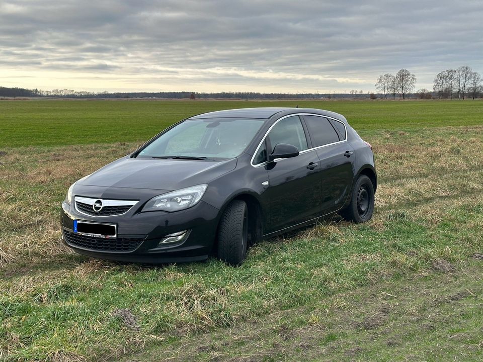 Opel Astra J in Mittenwalde