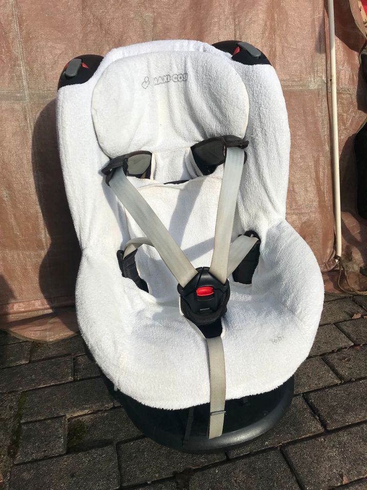 Maxi Cosi Tobi Kindersitz 9 -18 kg mit Sommerbezug in Schönbrunn (bei Hildburghausen)