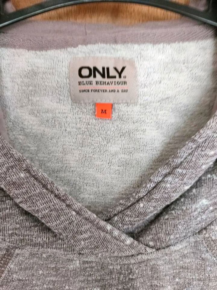 ONLY Pullover Größe M in Gunzenhausen