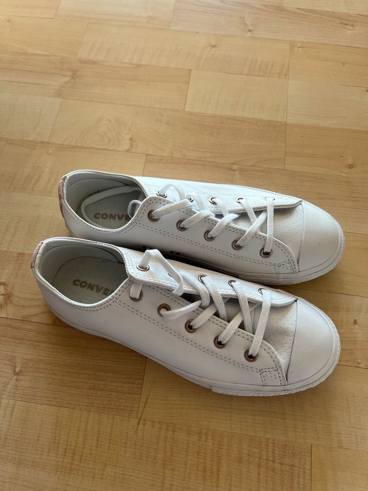 Converse all stars Schuhe weiß Leder Damen Chucks Größe 36 in  Nordrhein-Westfalen - Niederkassel | eBay Kleinanzeigen ist jetzt  Kleinanzeigen