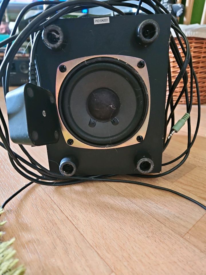 Logitech kleine Soundanlage Lautsprecher und Subwoofer in Dresden