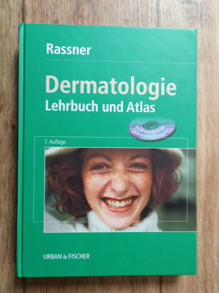 Lehrbuch und Atlas der Dermatologie in Roßdorf