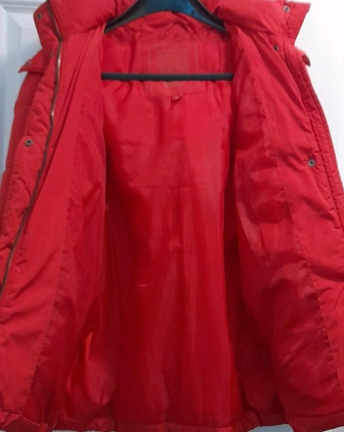 Winterjacke rot mit Fell Gr.158 in Leipzig