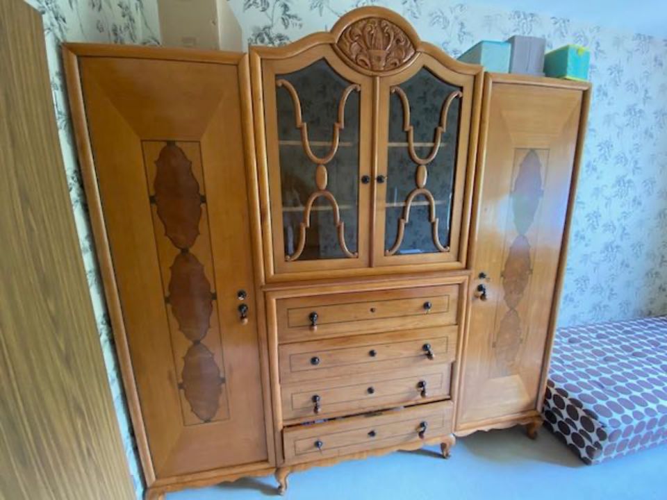 Einzigartig! Kleiderschrank & Kommode Jugendstil Handarbeit in Nienberge