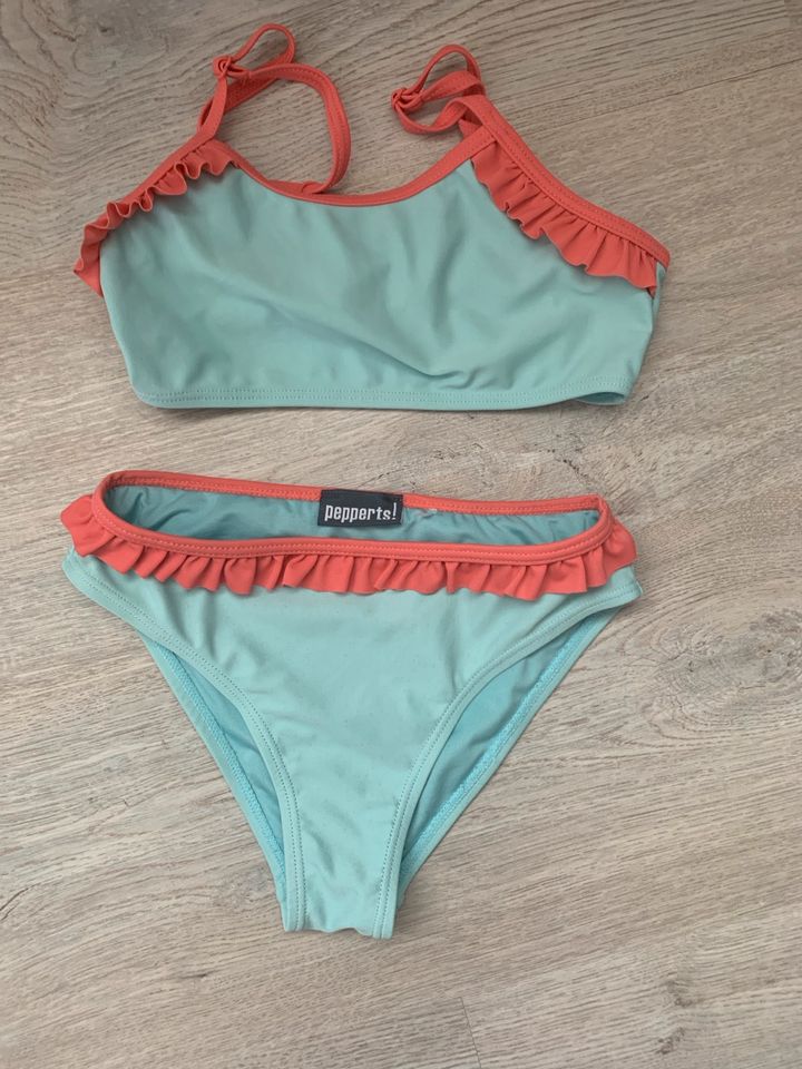 Kinder Bikini / Badeanzug gr 122-128 in Heilbronn