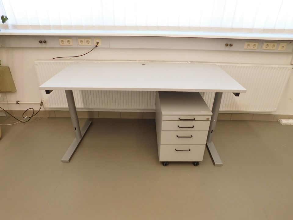 52-119 Assmann Schreibtisch Bürotisch 160x80cm mit Rollcontainer in Winnenden