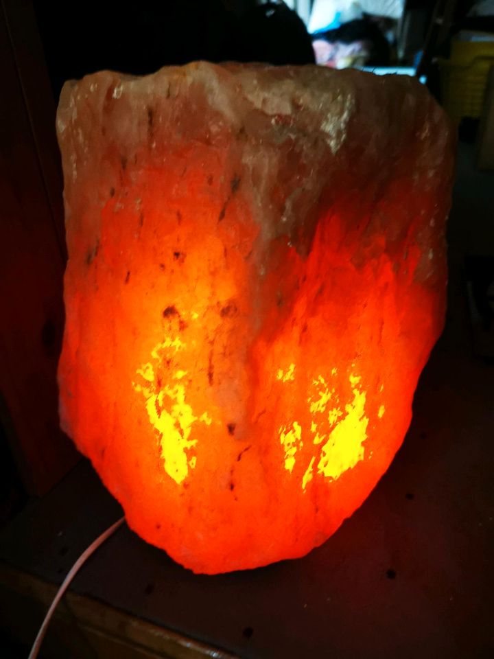 Salzkristall Salzlampe XXL 26,5kg 35cm hoch, ein großer Stein in Wermelskirchen