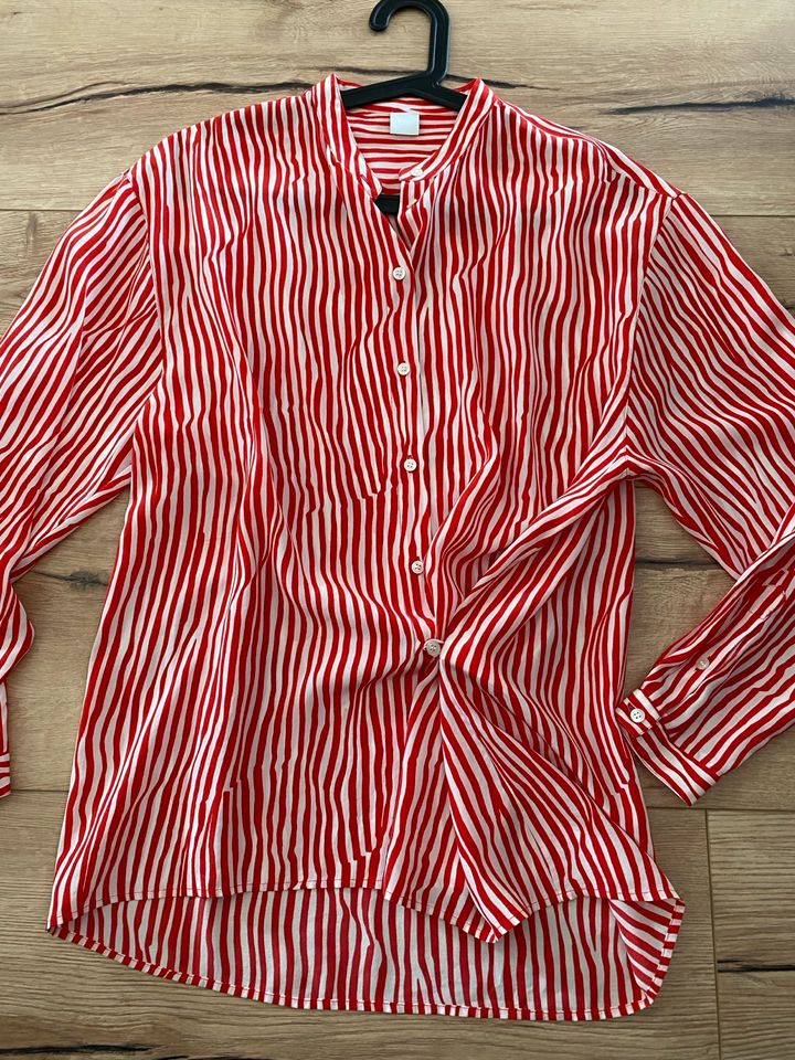 Hugo BOSS Bluse aus Seide in rot, Größe 36/38. in Duisburg