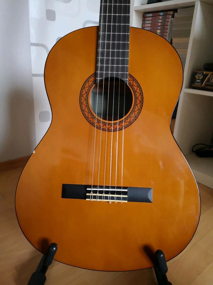 Gitarre Yamaha C-40 (+ Stimmgerät und Ständer) in Solms