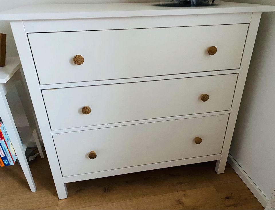 *Ikea Hemnes Kommode Kiefer Massiv weiß gebeizt* in Arendsee (Altmark)