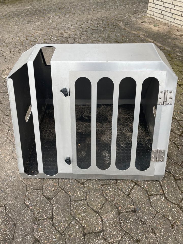 Hundetransportbox Marke Eigenbau in Löhne