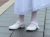 Däumling Schuhe Gr. 33 in frischem Weiß für Kommunion Kleid Nordrhein-Westfalen - Langenfeld Vorschau