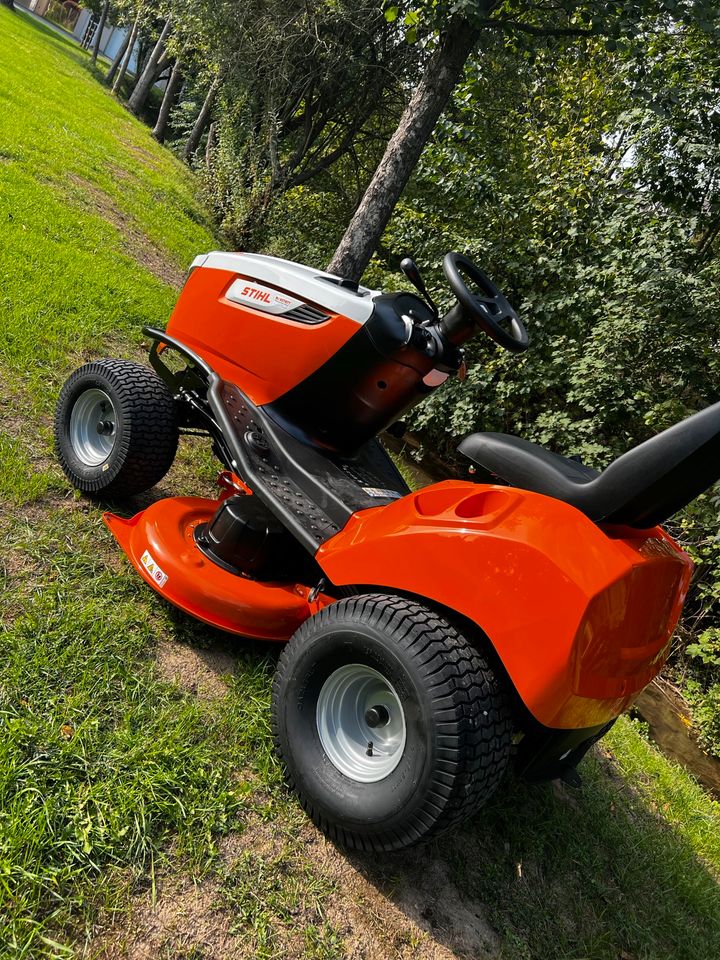 Stihl RT 4112 SZ Rasentraktor Seitauswurf 2 Zylinder in Boxberg